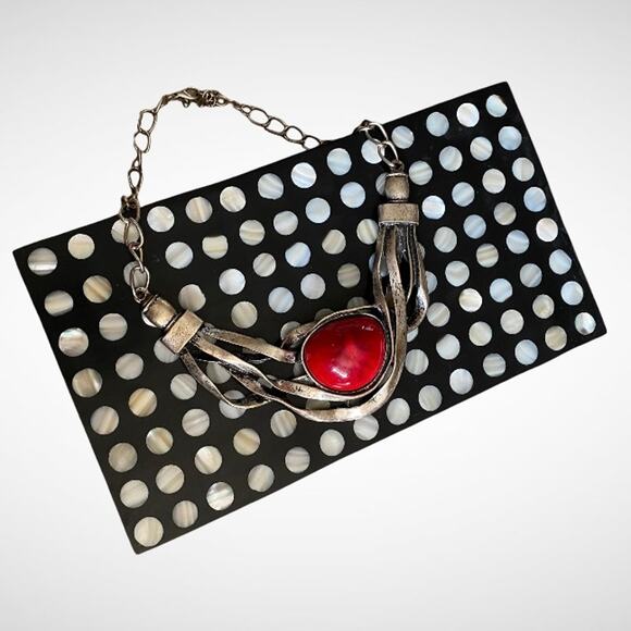 Main Line Time Quartz Wristwatch and Bold Statement Necklace Bundle - Picture 3 of 8